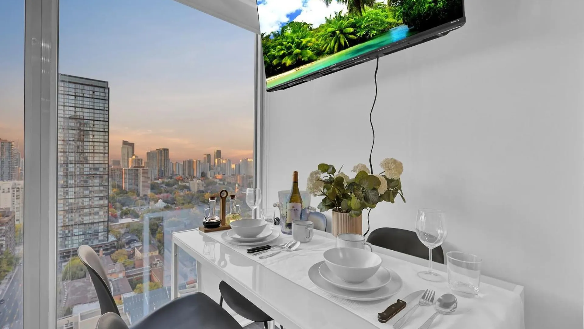 شقة 29Th Floor Deluxe, Best View Of Downtown تورونتو